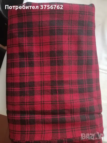 Продавам запазен вълнен чаршаф ръчна изработка от соца, снимка 1