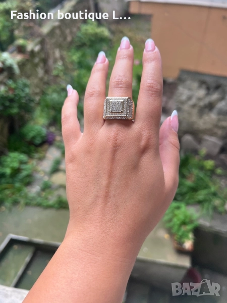 Голям златист пръстен с блестящи камъчета без нито едно липсващо! ❤️, снимка 1
