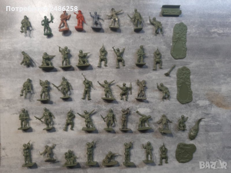 Комплект пластмасови фигурки - 41 броя - войници, снимка 1