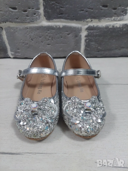 Детски сребристи официални обувки , снимка 1