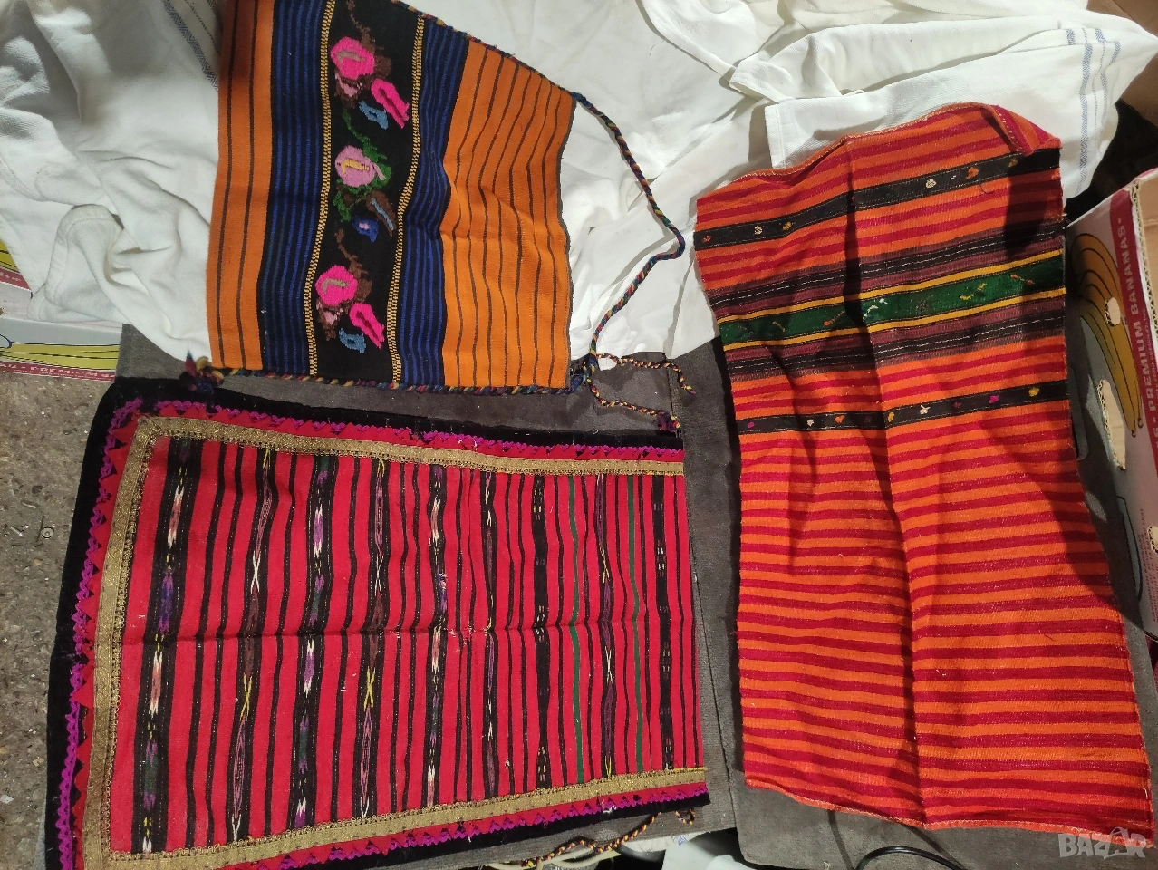 Автентични тъкани предмети от народна носия – престилки и торба , снимка 1