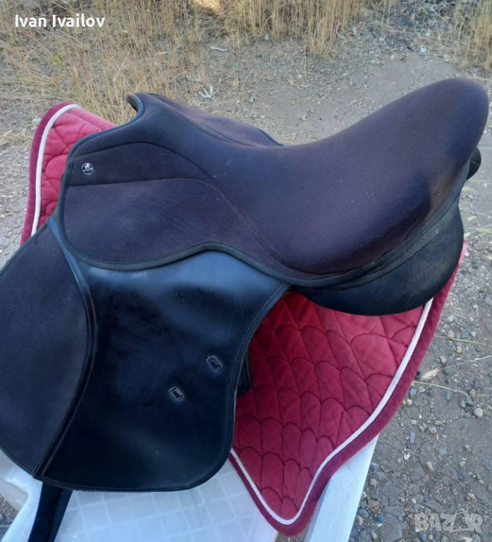 Седло със стремена и потник за кон , снимка 1