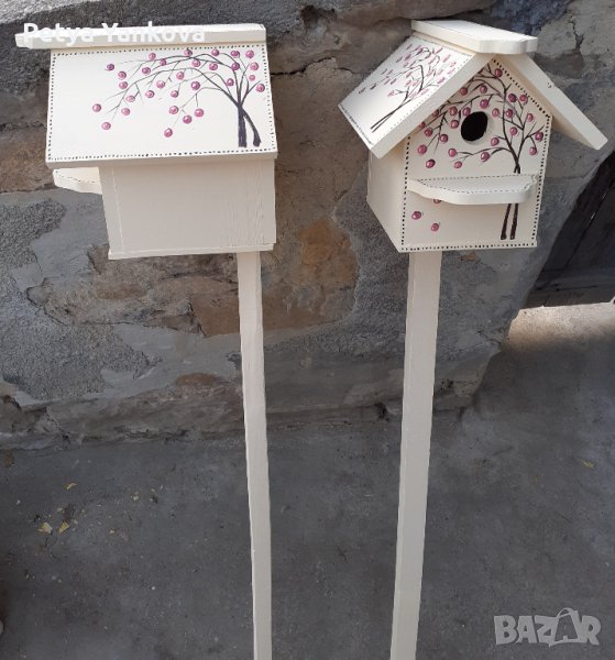 рисувани дървени къщички за птици със стойка, снимка 1