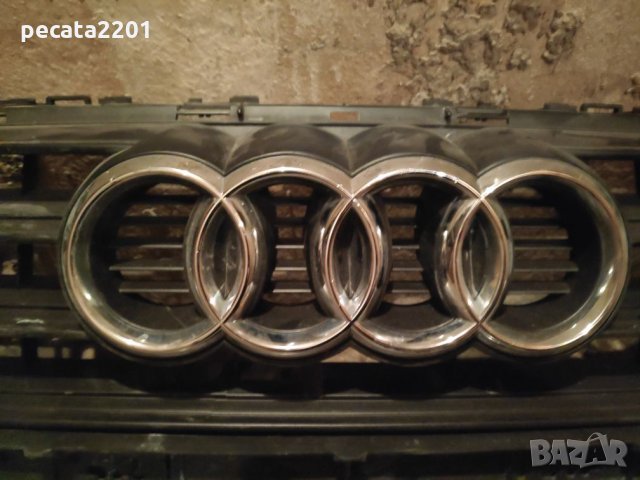 Продавам - оригинална решетка Audi A4 B9, снимка 3 - Части - 26993903