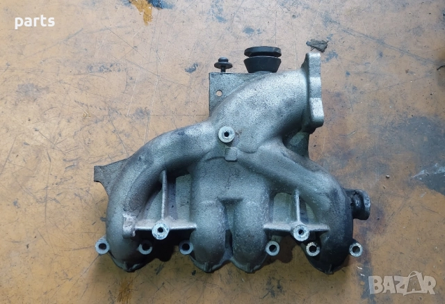 Всмукателен Колектор Ауди A3 8P - А4 Б6 - VW Туаран - Голф 5 - 03G129713, снимка 2 - Части - 51638098