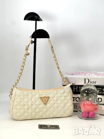 чанти Guess ⭐️ ➡️29cm ⬆️14cm✨ 🌟, снимка 14 - Чанти - 51423567