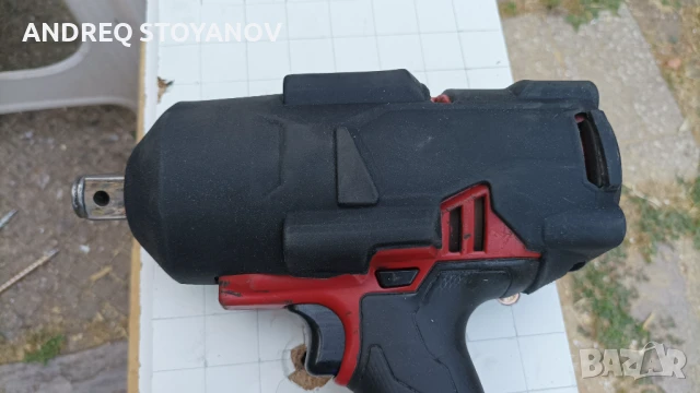 Продавам нов гумен предпазител, калъф за гайковерт Milwaukee M18 Милуоки , снимка 2 - Други машини и части - 50729146