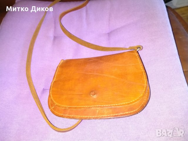 Малка чанта естествена кожа за през рамо-18х13см става за голям мобилен, снимка 1 - Чанти - 28280690