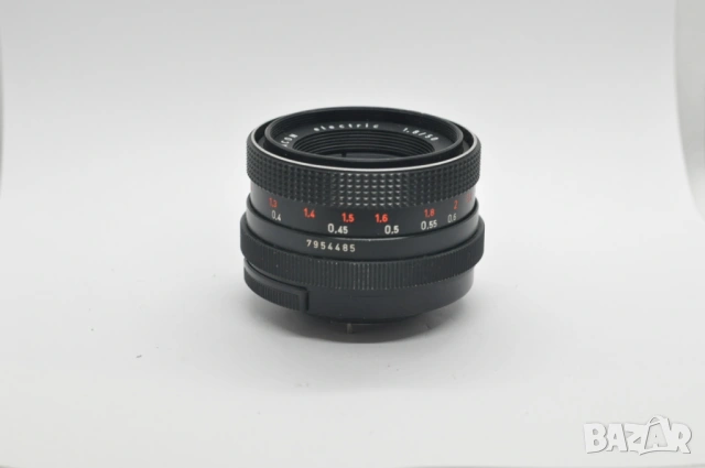 Обектив на резба М42 Pentacon electric Multi Coating 50mm/1.8, снимка 2 - Обективи и филтри - 53292778