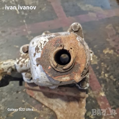 Малък Редуктор, снимка 2 - Други машини и части - 43996423