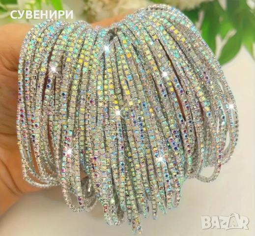 Нежни гривни със синтетичен цирконий , снимка 13 - Гривни - 51918582