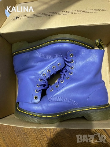 Dr. Martens 38