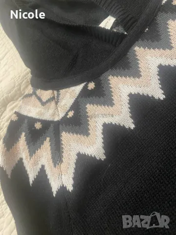 Рокля от нежно машинно плетиво с качулка