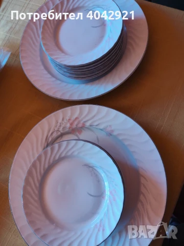 Порцеланови плата + 6 чинии 