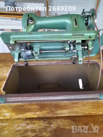 Шевна машина Хускварна, снимка 3 - Шевни машини - 52012455