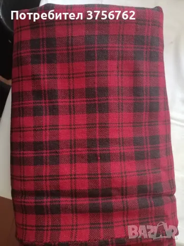 Продавам запазен вълнен чаршаф ръчна изработка от соца, снимка 1