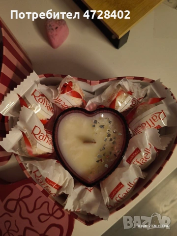 Подаръчна🎁 кутия с ръчно изработена свещ в свещник под формата на сърце, със аромат "Маршмелоу ", снимка 2 - Декорация за дома - 53357333