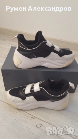 Бели дамски маратонки MICHAEL KORS размер 39, снимка 2 - Маратонки - 52111412