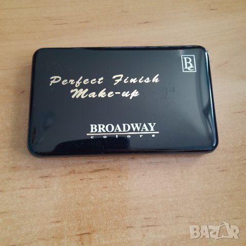 Компактна пудра Broadway , снимка 2 - Декоративна козметика - 39721182