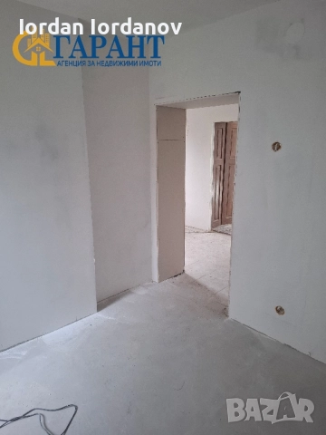 Продава се къща в с. Кошарите, Община Радомир , снимка 11 - Къщи - 52379445