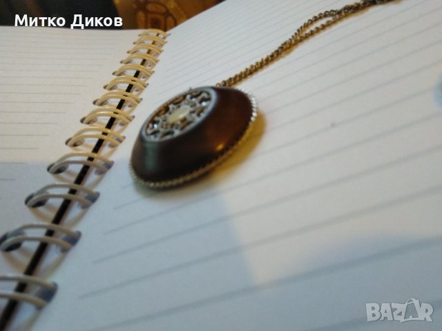 Висулка от соца уникат дървена със сребърни орнаменти и сребърно колие  фи 33мм и дебел. 7мм в кутия, снимка 2 - Колиета, медальони, синджири - 43397488