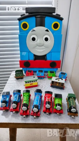 Thomas & Friends Локомотив куфар с колекция от влакчета, снимка 2 - Влакчета, самолети, хеликоптери - 48694930