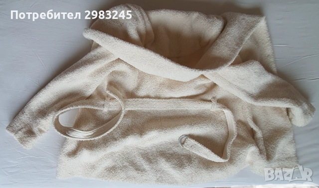 Дамско бяло палто с качулка , снимка 2 - Палта, манта - 52341062