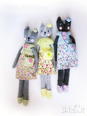 Плетени играчки, котенца с рокли и чанти, играчки за деца, коледен подарък за дете, ръчна изработка, снимка 2 - Плюшени играчки - 43142447