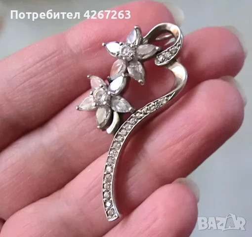 Голяма сребърна висулка с циркони