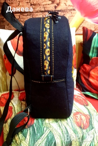 Дамска раница с бродерия , снимка 3 - Раници - 52547604