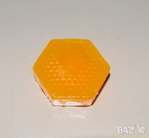 Меден сапун пчелна пита 60гр.