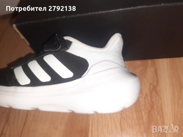 Детски маратонки Adidas, снимка 4 - Детски маратонки - 51639925