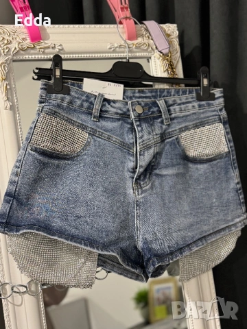 Къси панталонки М размер