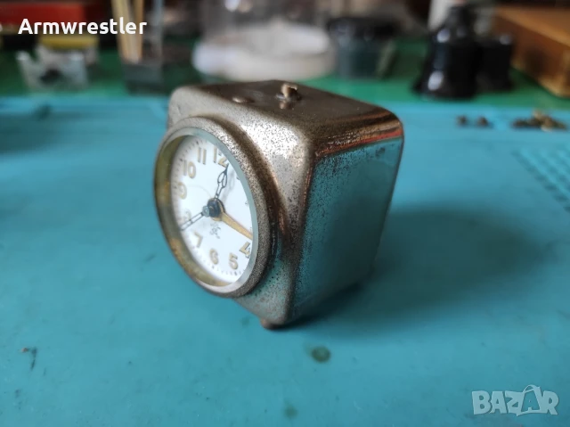 Стар Френски Механичен Малък Часовник с Будилник , снимка 3 - Антикварни и старинни предмети - 51391374