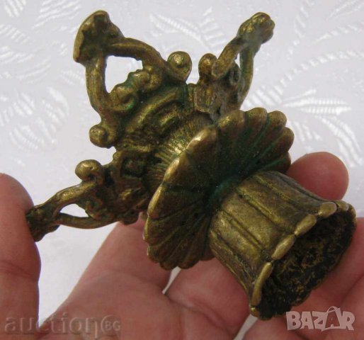 Свещници: Стар еврейски свещник Израел бронз патина, канделабра, морско конче елха, снимка 3 - Други ценни предмети - 28874045