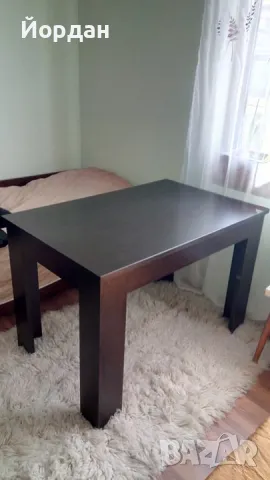 Продавам кухненска маса