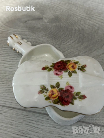 Старинни порцеланови( от фин костен порцелан ) миниатюри , снимка 5 - Колекции - 53413277