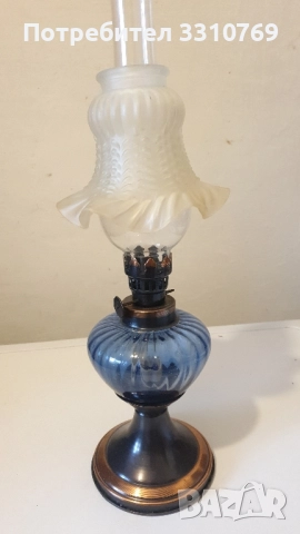 Красива антикварна газена лампа. 