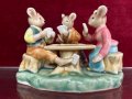 Порцеланова фигура - мишки играят карти, снимка 1