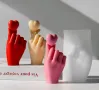 3d Ръка държаща сърце с пръсти силиконов молд форма фондан шоколад гипс декор свещ, снимка 1