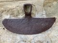 Стара ръчно кована мотика, снимка 1 - Антикварни и старинни предмети - 40604979