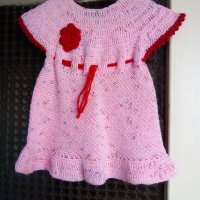 Детска рокличка, плетена на една кука aкрил, снимка 1 - Детски комплекти - 42985894