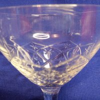 Два вида стъклени чаши по 3 бр за шампанско или мелби, вино, снимка 8 - Чаши - 43427084