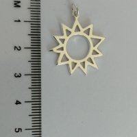 Нова сребърна висулка слънце, снимка 1 - Колиета, медальони, синджири - 28604450