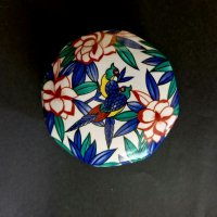Kутия за бижута порцеланова с цветя и птици многоъгълна, снимка 2 - Антикварни и старинни предмети - 39749248