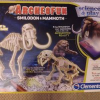 Clementoni Светещи скелети на мамут и смилдон, снимка 1 - Образователни игри - 32713770