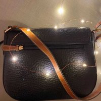 ЧИСТО НОВА неизползвана дамска черна чанта ROSSI, made in Italy, снимка 5 - Чанти - 43562223