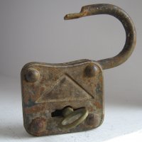  стар катинар с ключ, снимка 2 - Други ценни предмети - 28955737