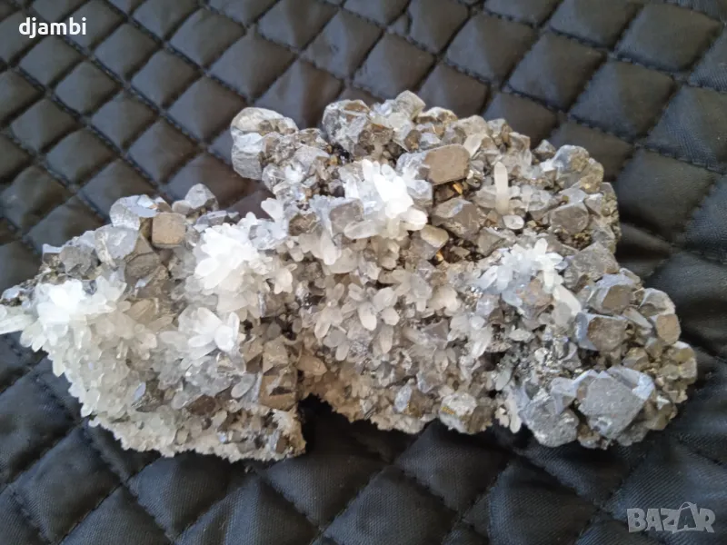 №146,Кварц,Кварцова друза,Кварц със сфалерит,галенит и хлорит,Кристали,Минерали,Родопи,, снимка 1