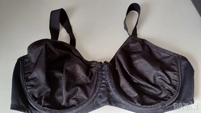 Черен сутиен Triumph 85 D, снимка 1